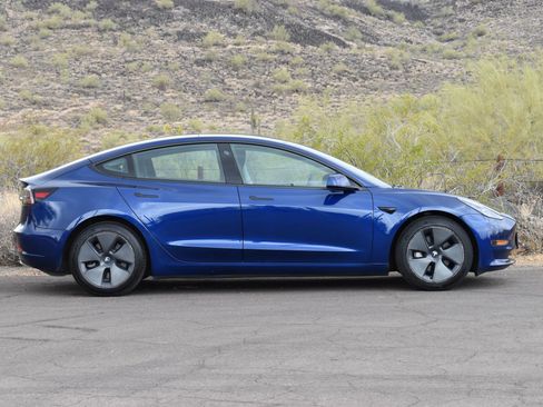 Used 2023 Tesla Model 3 Long Range image 9