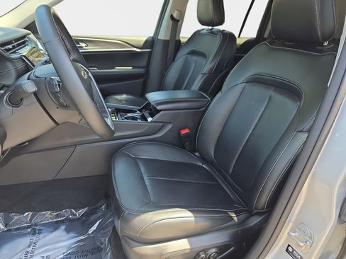 Used 2022 Jeep Grand Cherokee Limited AWD/4WD image 13