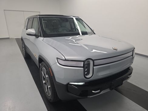 Used 2024 Rivian R1S Adventure AWD/4WD image 7