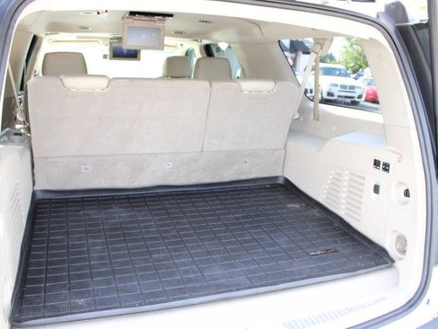 Used 2020 Cadillac Escalade ESV Premium Luxury AWD/4WD image 29