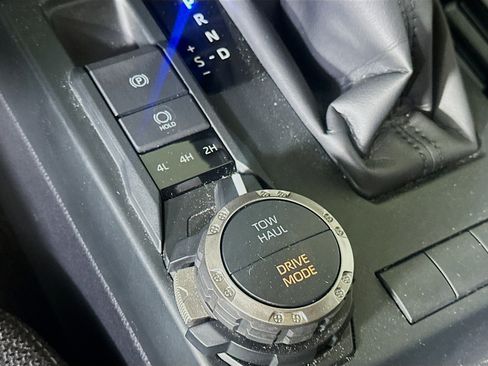 Used 2025 Toyota 4Runner SR5 image 24