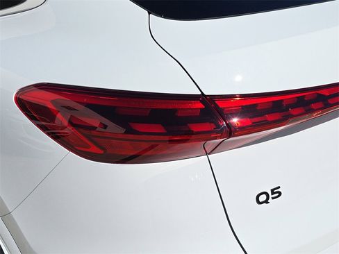 New 2025 Audi Q5 Premium Plus w/ Premium Plus image 34