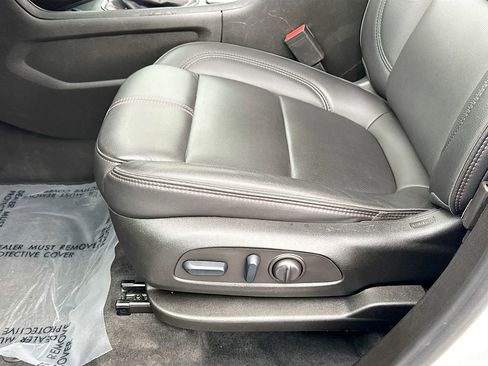 Used 2023 Chevrolet Traverse RS image 20