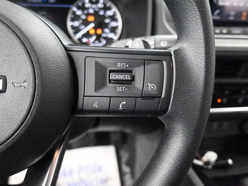 Used 2024 Nissan Rogue S image 33