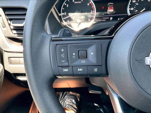 Used 2023 Nissan Rogue SV FWD image 18