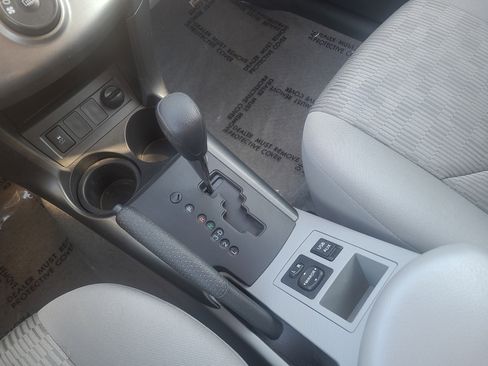 Used 2012 Toyota RAV4 4WD image 21