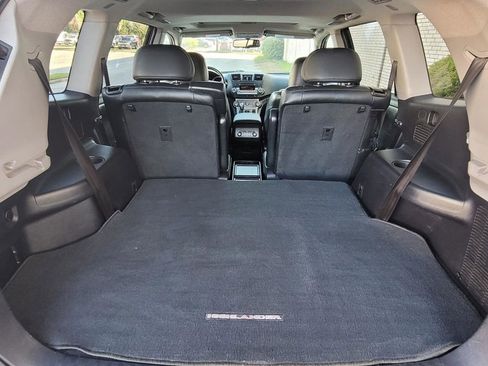 Used 2011 Toyota Highlander SE image 13