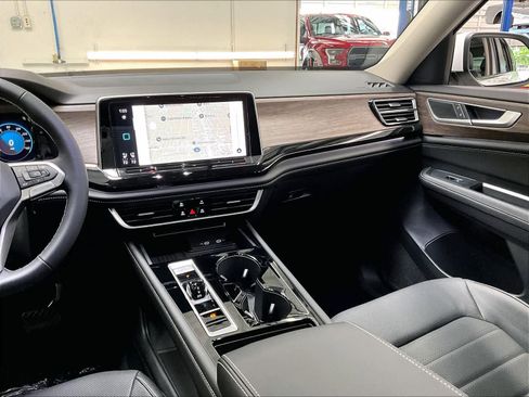 New 2026 Volkswagen Atlas SEL AWD/4WD image 7