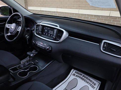 Used 2019 Kia Sorento FWD image 28