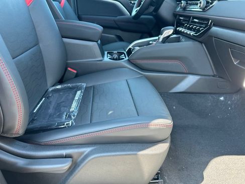 New 2026 Chevrolet Colorado Z71 w/ Z71 Convenience Package 2 AWD/4WD image 21
