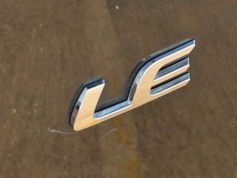 Used 2021 Toyota Corolla LE FWD image 11