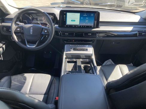 New 2025 Lincoln Aviator AWD w/ Equipment Group 101A image 18