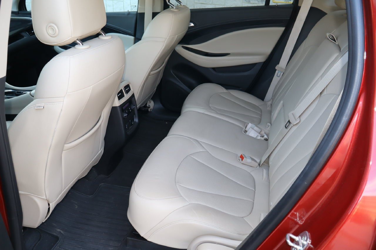 Used 2018 Buick Envision Essence FWD image 6