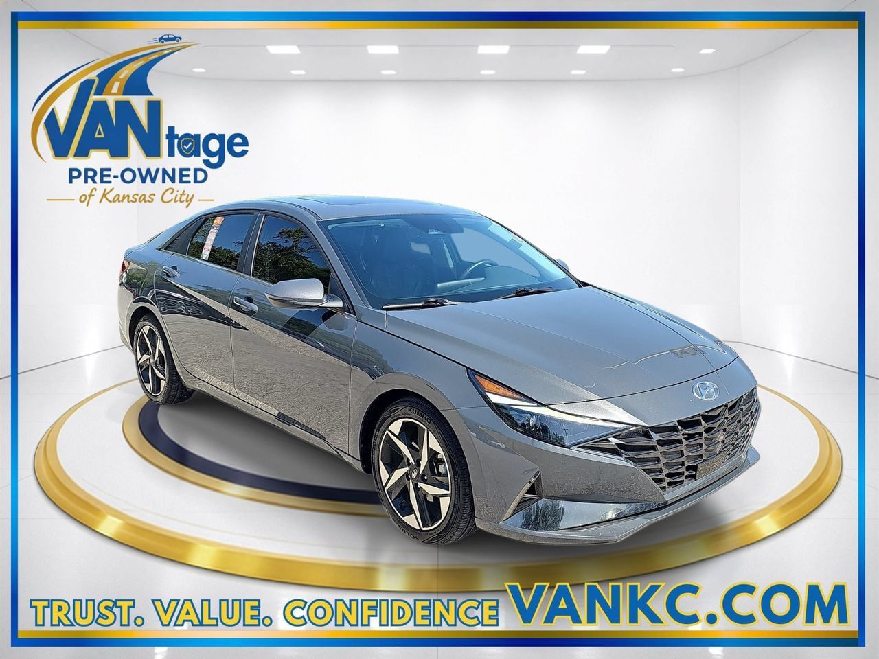 Used 2023 Hyundai Elantra Limited w/ Cargo Package FWD image 3