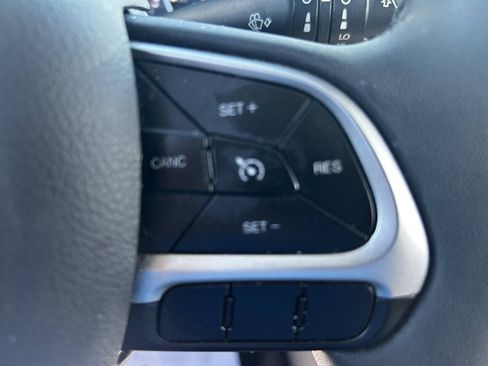 Used 2021 Jeep Compass Latitude w/ Sun and Sound Group AWD/4WD image 16