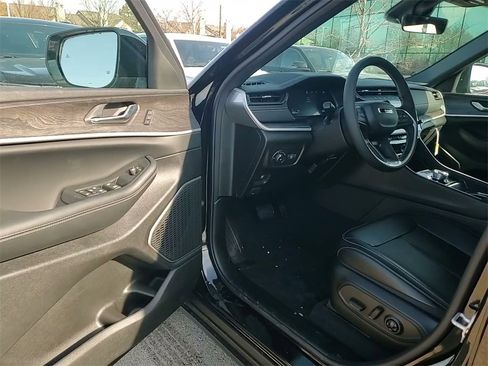 New 2026 Jeep Grand Cherokee L Limited image 23