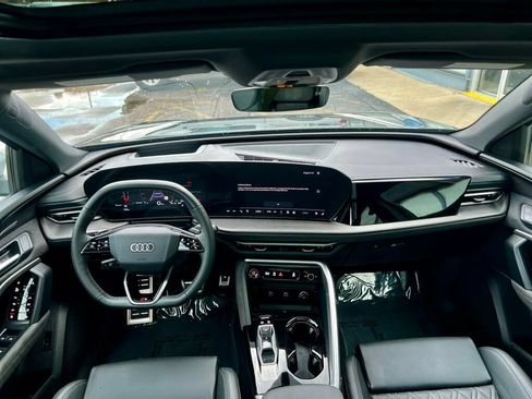 Used 2025 Audi SQ5 Premium Plus w/ Premium Plus Package AWD/4WD image 18