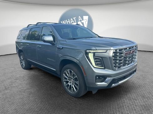 Used 2026 GMC Yukon XL Denali w/ Sun & Power Step Package AWD/4WD image 1