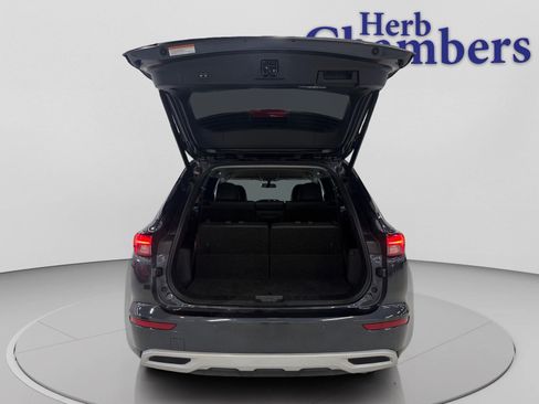 Used 2024 Mitsubishi Outlander SE image 7