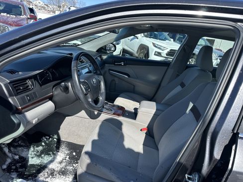 Used 2012 Toyota Camry XLE image 6
