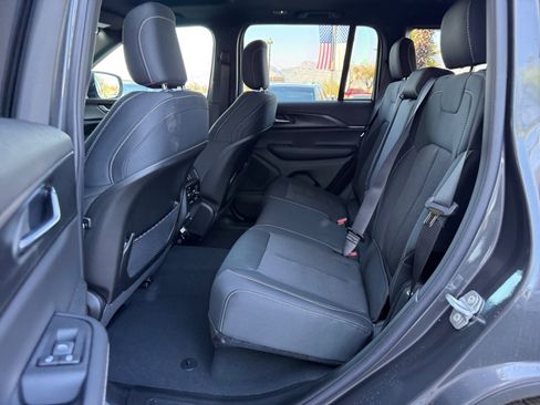 New 2025 Jeep Grand Cherokee Laredo X w/ Luxury Tech Group I image 21