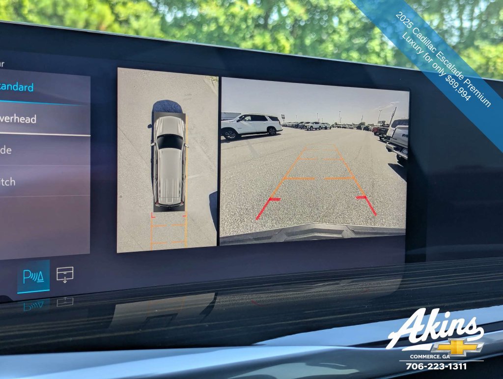 Used 2025 Cadillac Escalade Premium Luxury AWD/4WD image 23