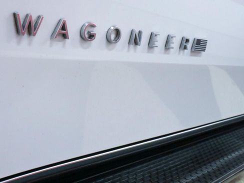 Used 2024 Jeep Wagoneer 2WD image 37