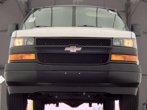 Used 2021 Chevrolet Express 2500 RWD image 8