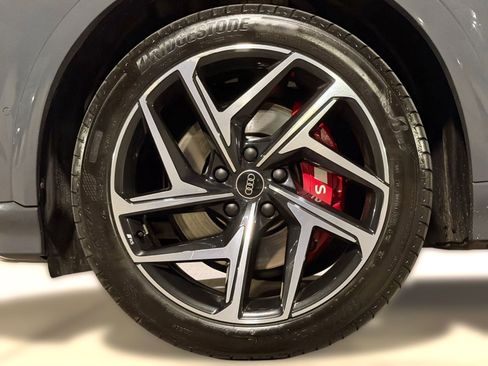 Used 2025 Audi SQ6 e-tron Premium Plus w/ Premium Plus image 11