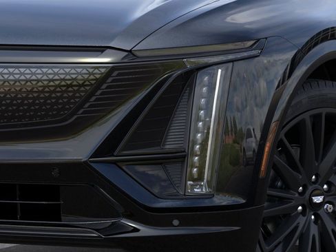 New 2026 Cadillac Lyriq Signature Sport w/ LPO, ONYX Package AWD/4WD image 10
