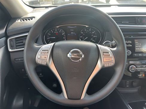 Used 2016 Nissan Rogue SV image 38