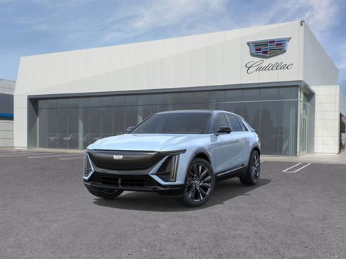 New 2025 Cadillac Lyriq Sport image 9