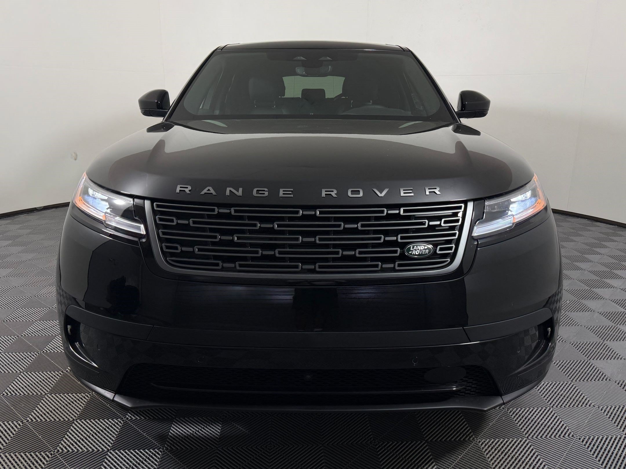 New 2026 Land Rover Range Rover Velar S AWD/4WD image 6