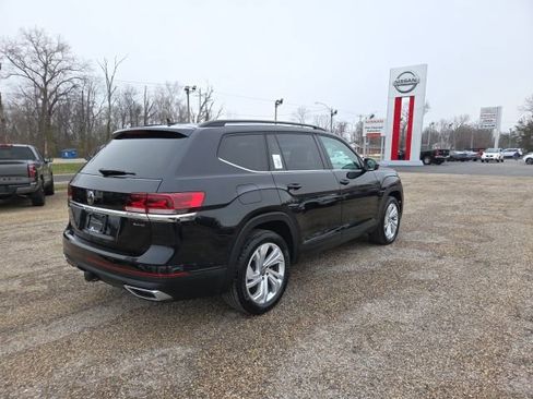 Used 2023 Volkswagen Atlas SE image 3