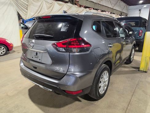 Used 2020 Nissan Rogue SV AWD/4WD image 2