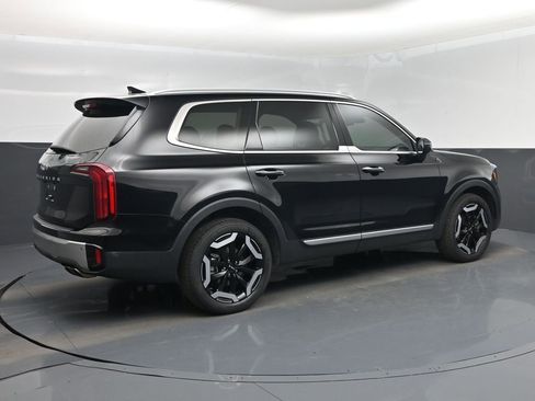 Certified 2024 Kia Telluride S w/ S Sunroof Package FWD image 3
