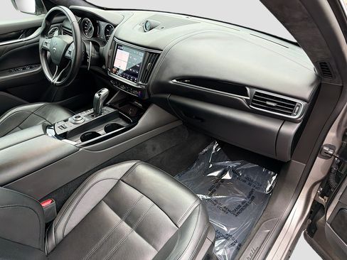 Used 2022 Maserati Levante GT AWD/4WD image 14