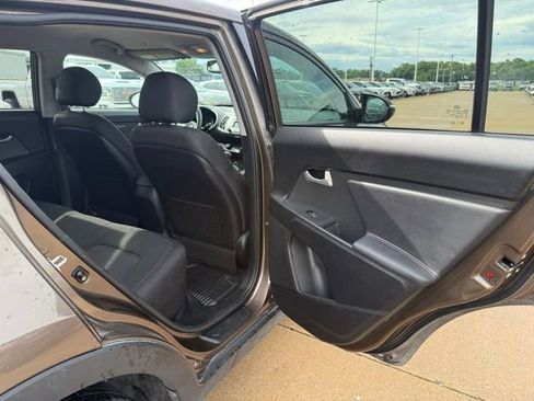 Used 2013 Kia Sportage LX FWD image 19