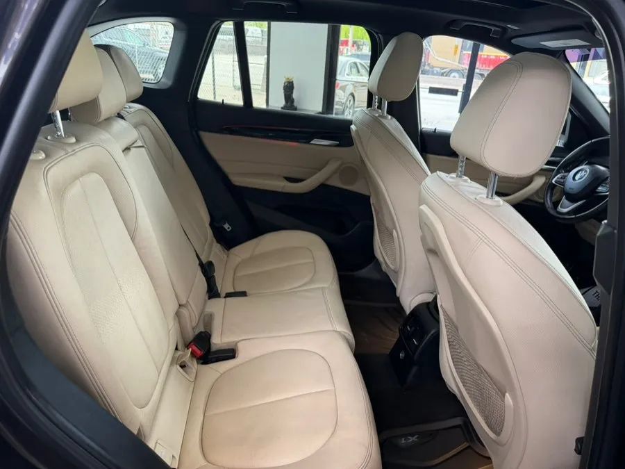 Used 2017 BMW X1 xDrive28i AWD/4WD image 12