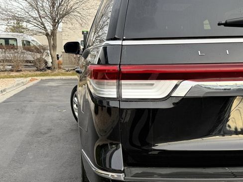 Used 2024 Lincoln Navigator Reserve image 34