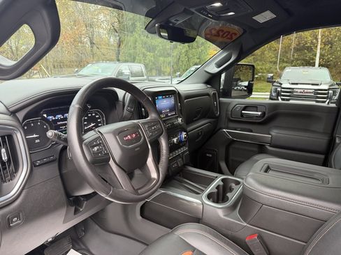 Used 2022 GMC Sierra 2500 AT4 w/ AT4 Preferred Package image 13