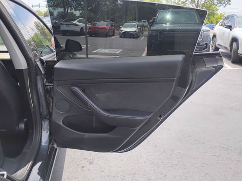 Used 2021 Tesla Model 3 Standard Range Plus RWD image 17