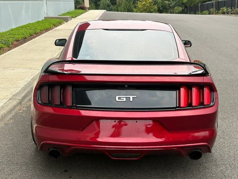 Used 2017 Ford Mustang GT RWD image 5
