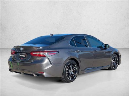 Used 2019 Toyota Camry SE image 5