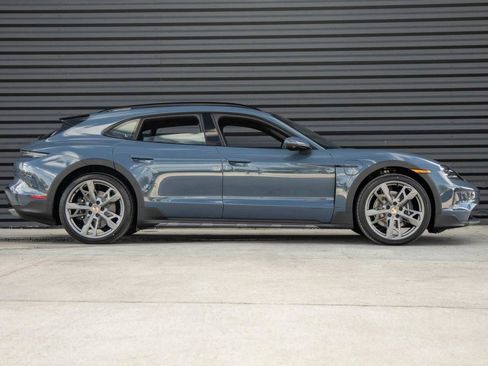 Used 2025 Porsche Taycan 4 Cross Turismo image 51