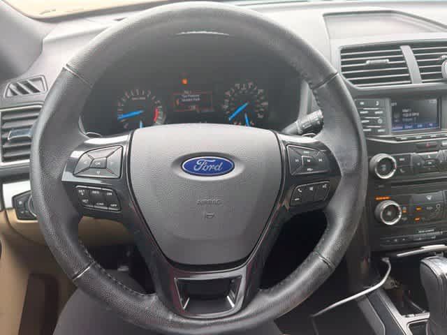 Used 2017 Ford Explorer XLT FWD image 19