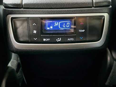 Used 2016 Toyota Highlander XLE AWD/4WD image 26