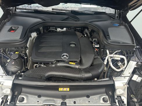 Used 2021 Mercedes-Benz GLC 300 4MATIC image 23