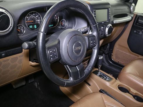 Used 2018 Jeep Wrangler Unlimited Rubicon w/ Dual Top Group image 24