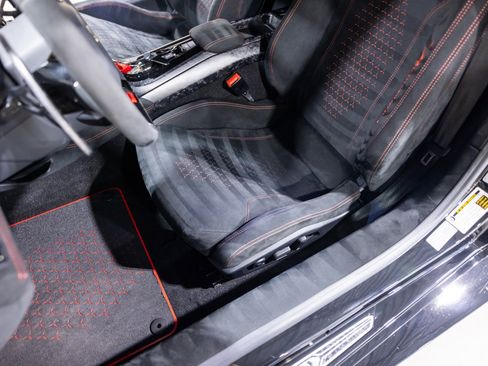 Used 2018 Lamborghini Huracan Performante image 35